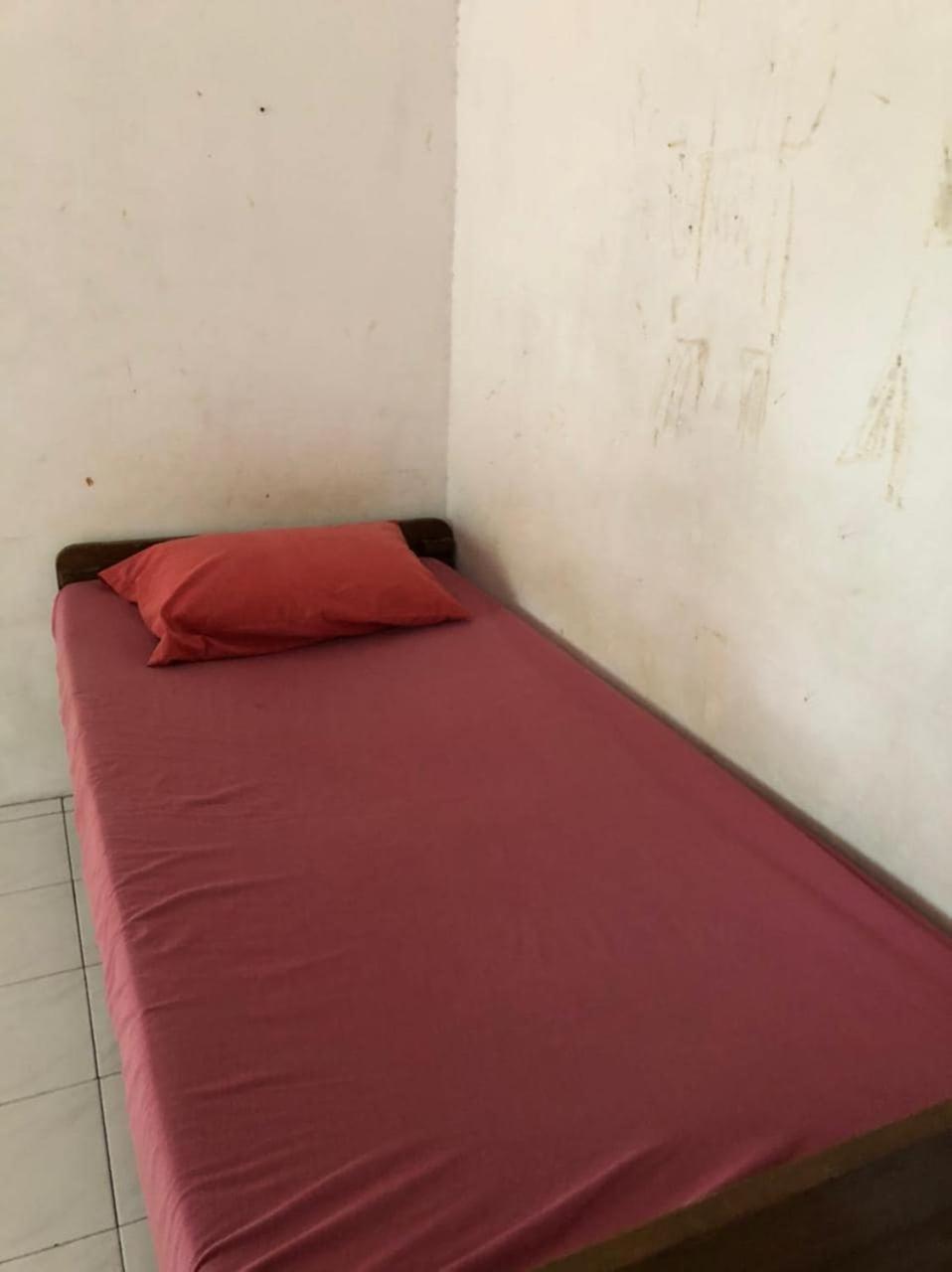 Oyo 90482 Rumah Oma Syariah Kupang  Esterno foto