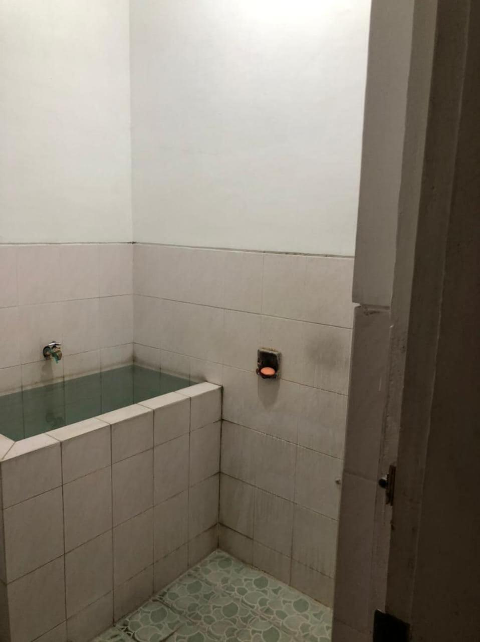 Oyo 90482 Rumah Oma Syariah Kupang  Esterno foto