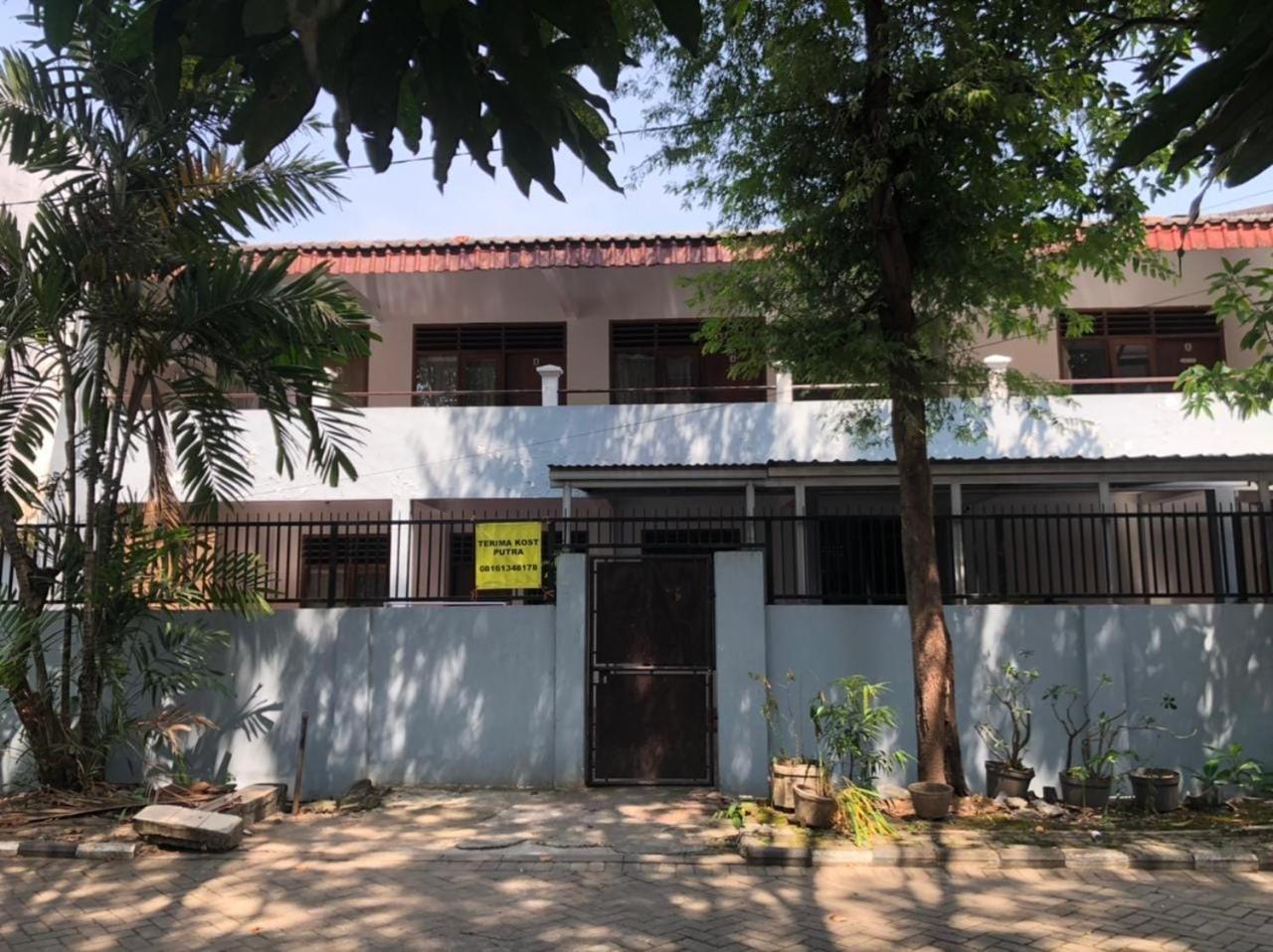 Oyo 90482 Rumah Oma Syariah Kupang  Esterno foto