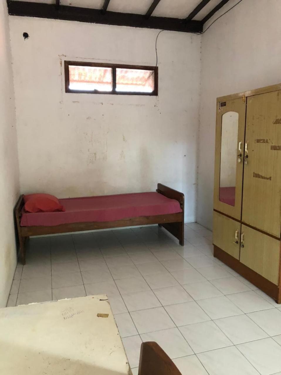 Oyo 90482 Rumah Oma Syariah Kupang  Esterno foto