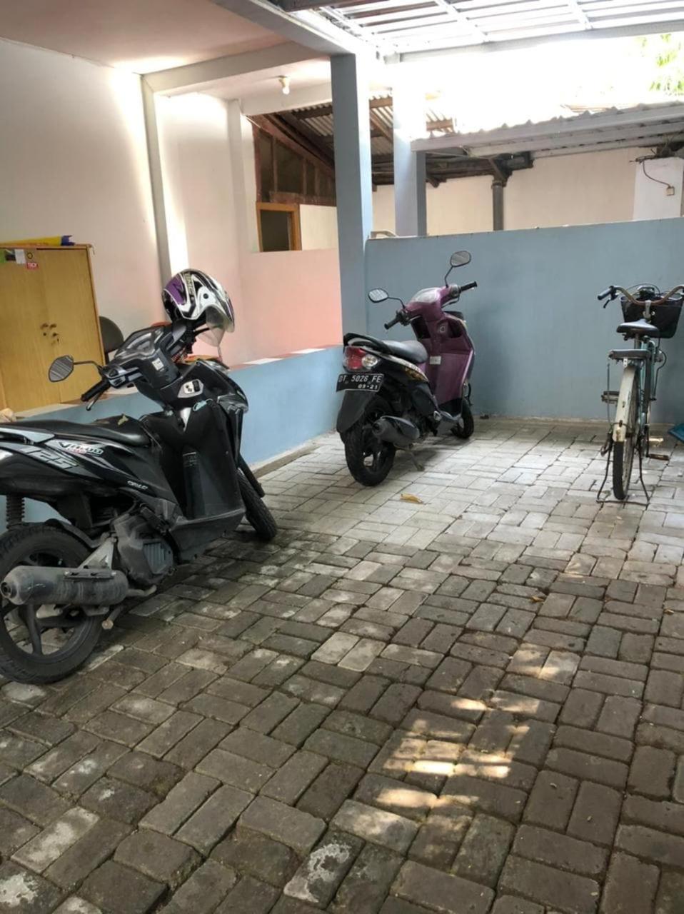 Oyo 90482 Rumah Oma Syariah Kupang  Esterno foto
